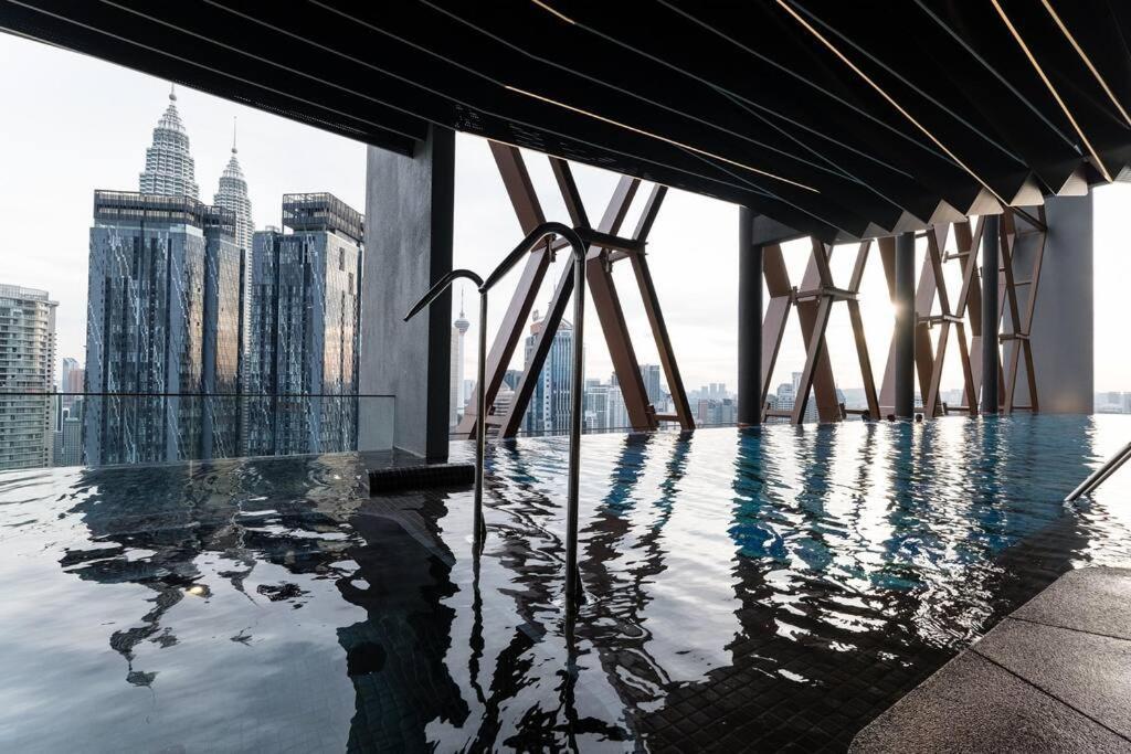 Klcc Musicalsty5Pax At Scarletzsuites Kuala Lumpur Exterior photo