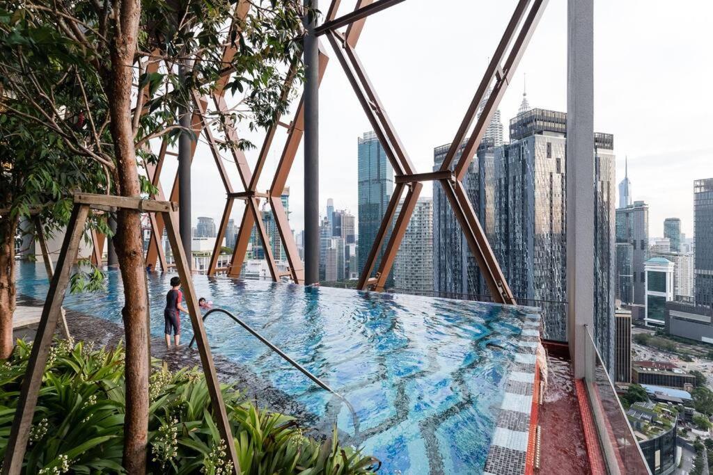 Klcc Musicalsty5Pax At Scarletzsuites Kuala Lumpur Exterior photo
