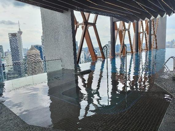 Klcc Musicalsty5Pax At Scarletzsuites Kuala Lumpur Exterior photo