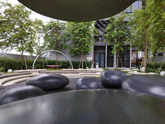 Klcc Musicalsty5Pax At Scarletzsuites Kuala Lumpur Exterior photo